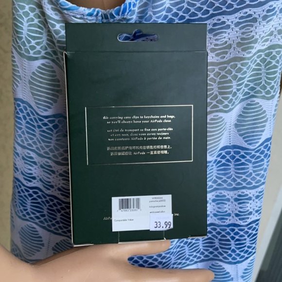 Kate Spade New York AirPods Case With Clip Panache Pink - Picture 4 of 16